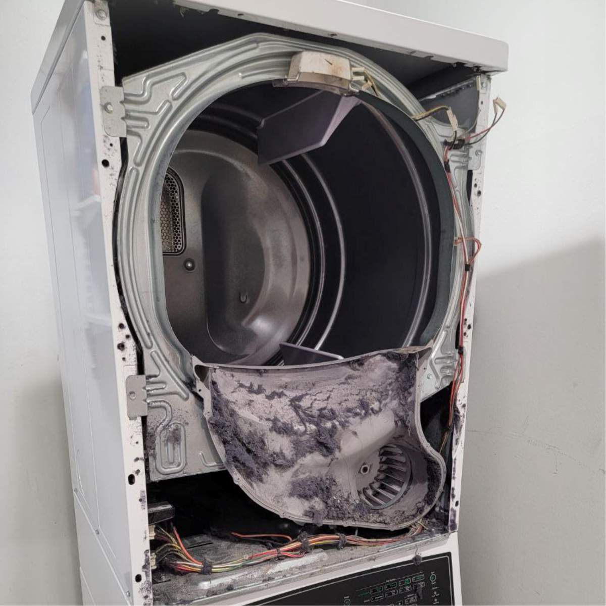 Laundry dryer machine